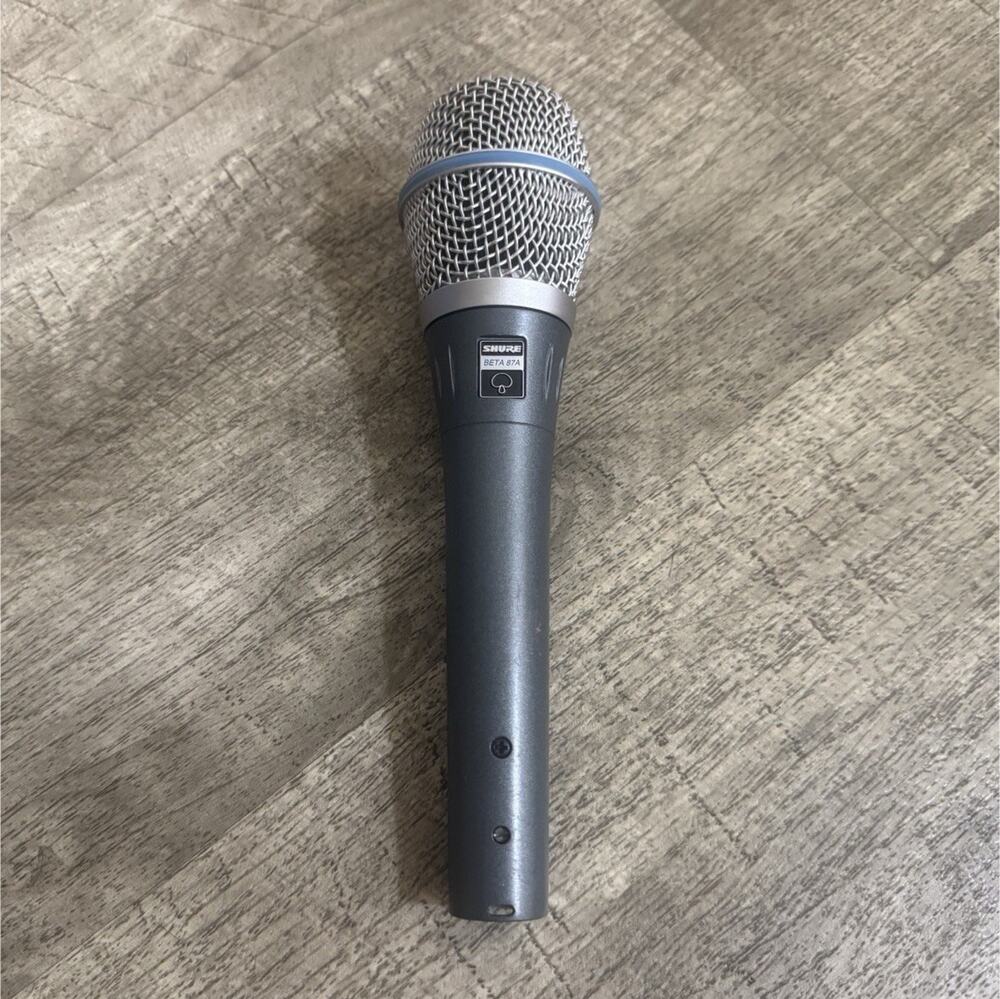 Shure Beta 87A Wired Handheld/Stand-Held Vocal Microphone Gray